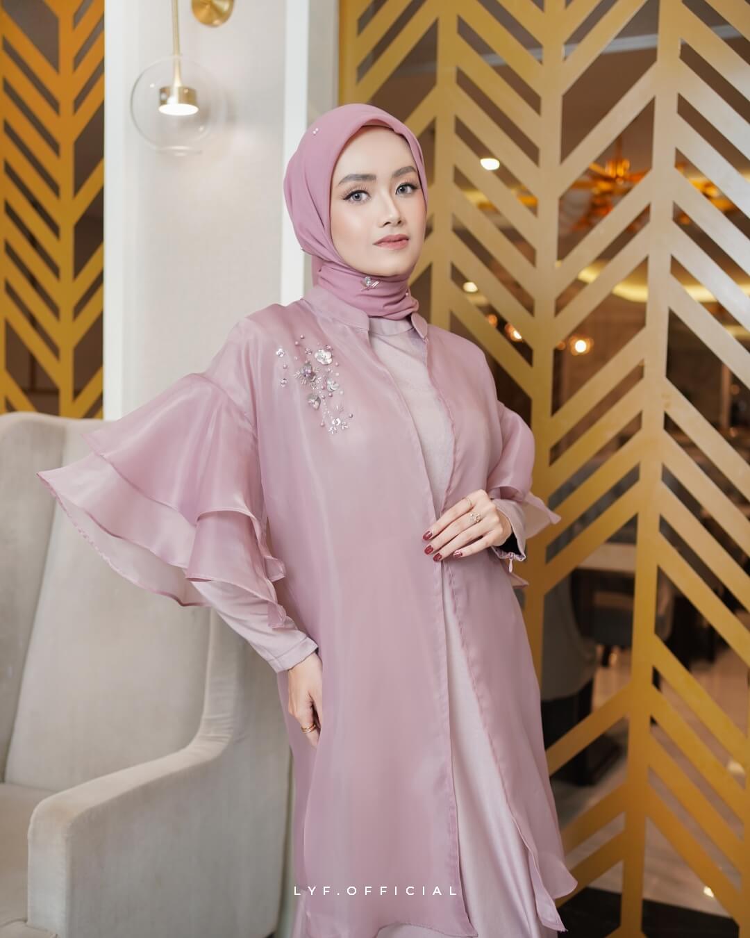 {jelita}-{outer}-bagus-cantik-jogja-lyfofficial
