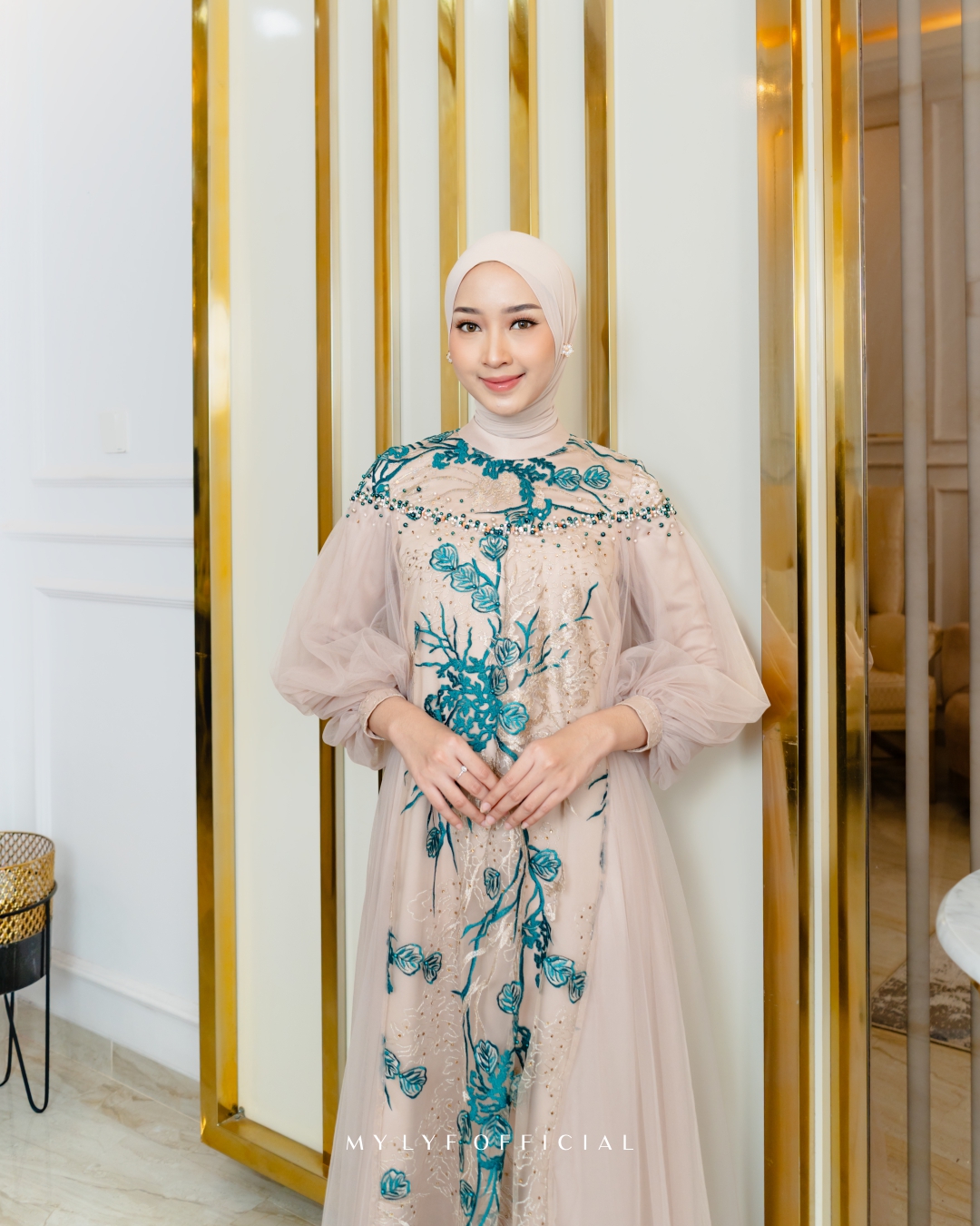 FEED 00 - COVER - LUVINE SERIES - LOREAL DRESS - LACE SARAH